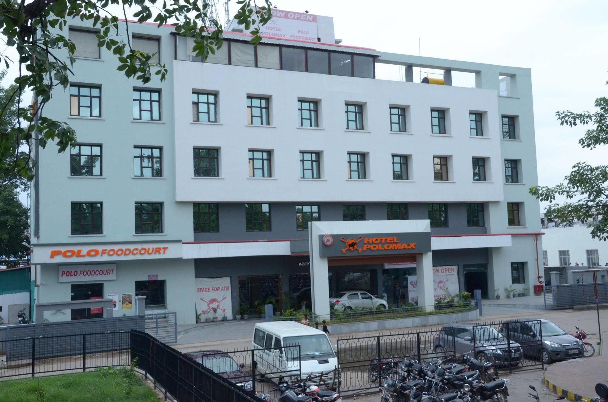 Max Hotels Allāhābād Junction Exteriér fotografie